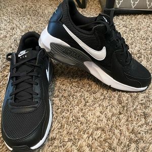 Nike Air Max Excee size 7.5 NEW!